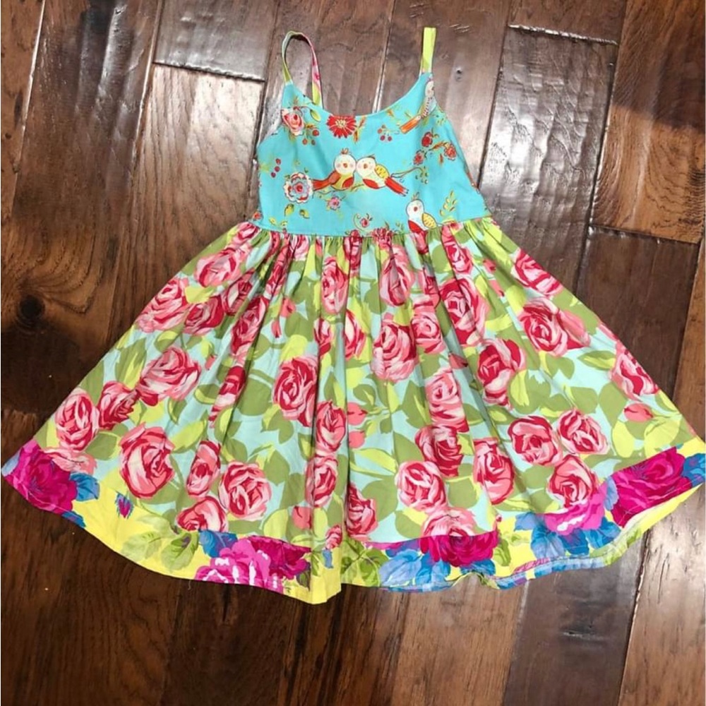 Kelly Ellis designs Love Birds